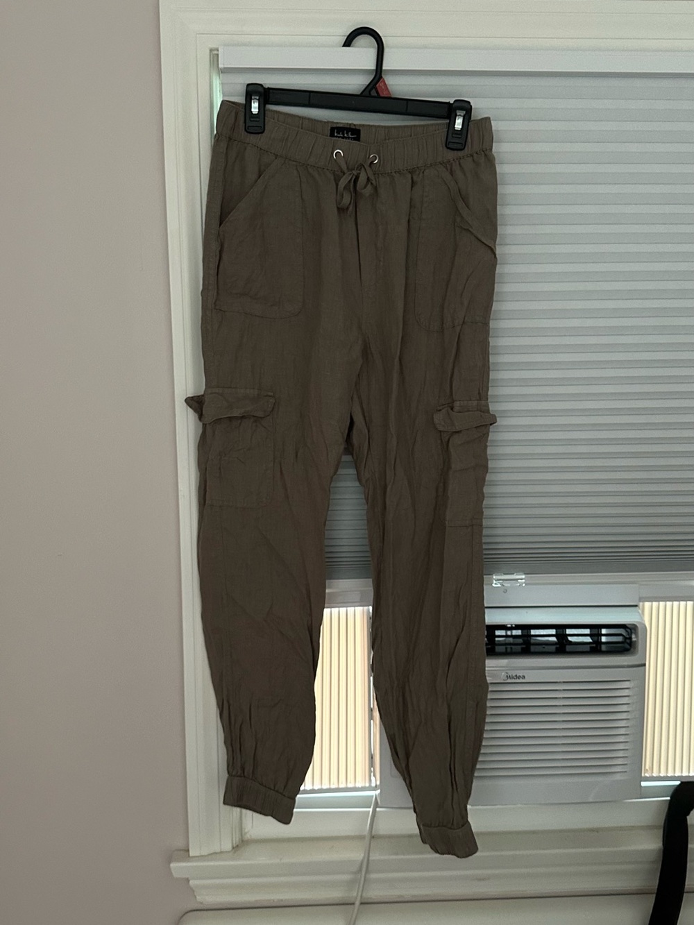100% Linen Nicole Miller Tan Cargo Drawstring Jogger Pants